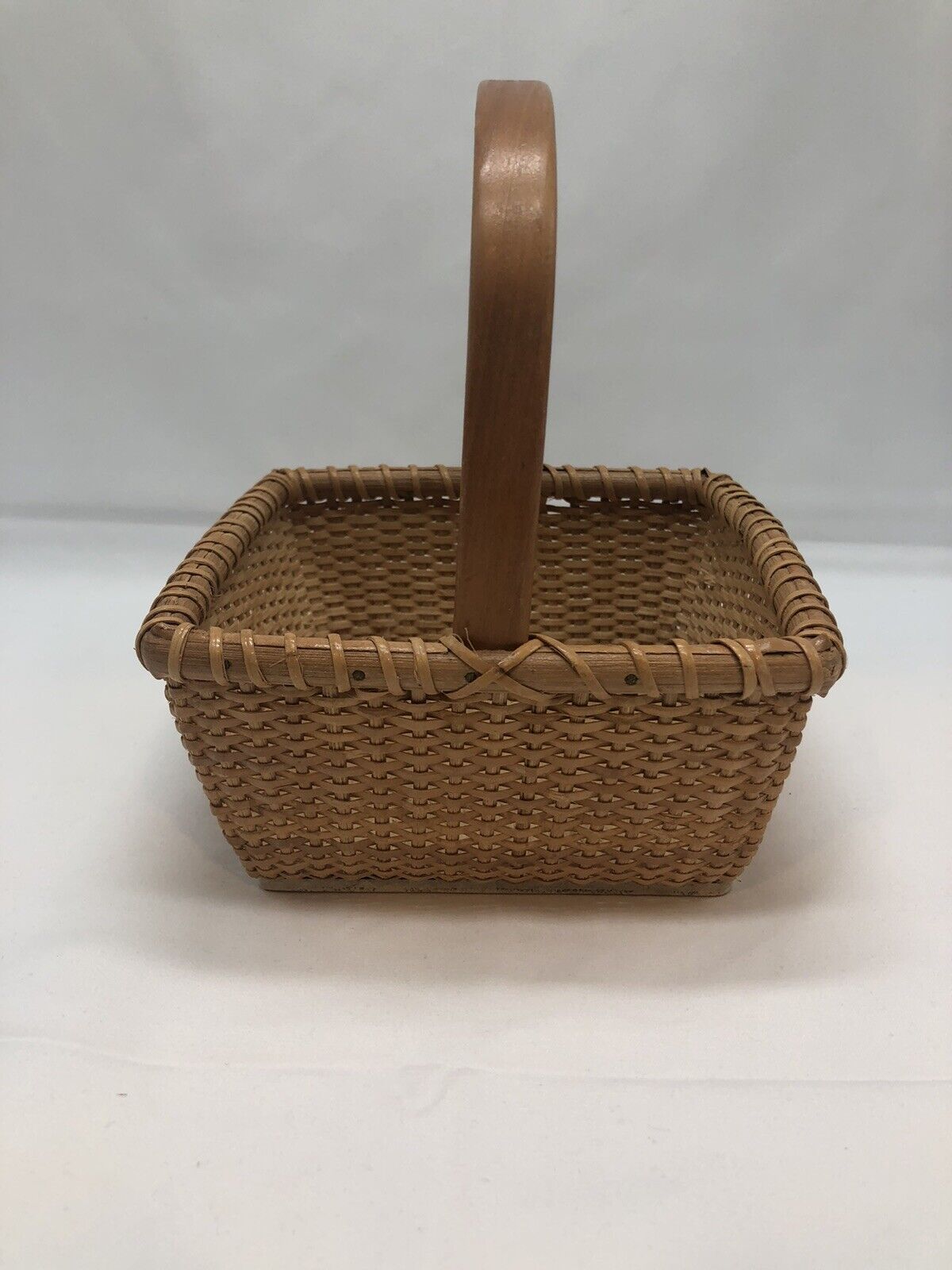 Nantucket Style Small Basket. Square, Pre-owned