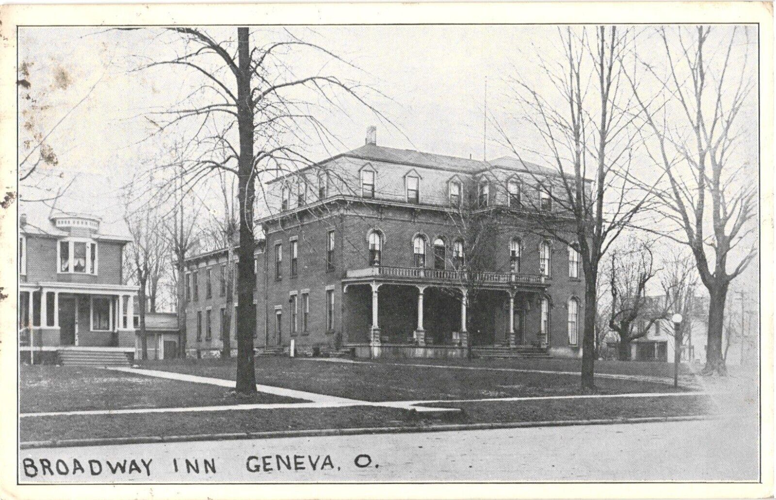 Facade of North Broadway Inn, Geneva, Ohio Postcard