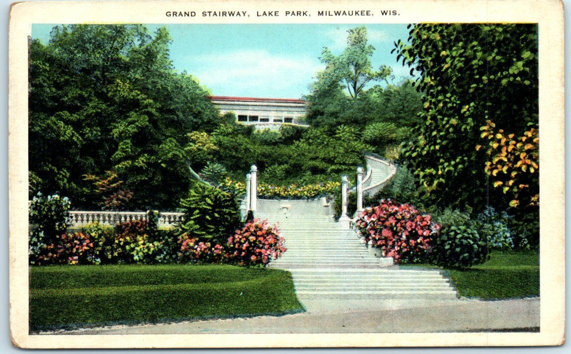 Postcard - Grand Stairway, Lake Park, Milwaukee, Wisconsin