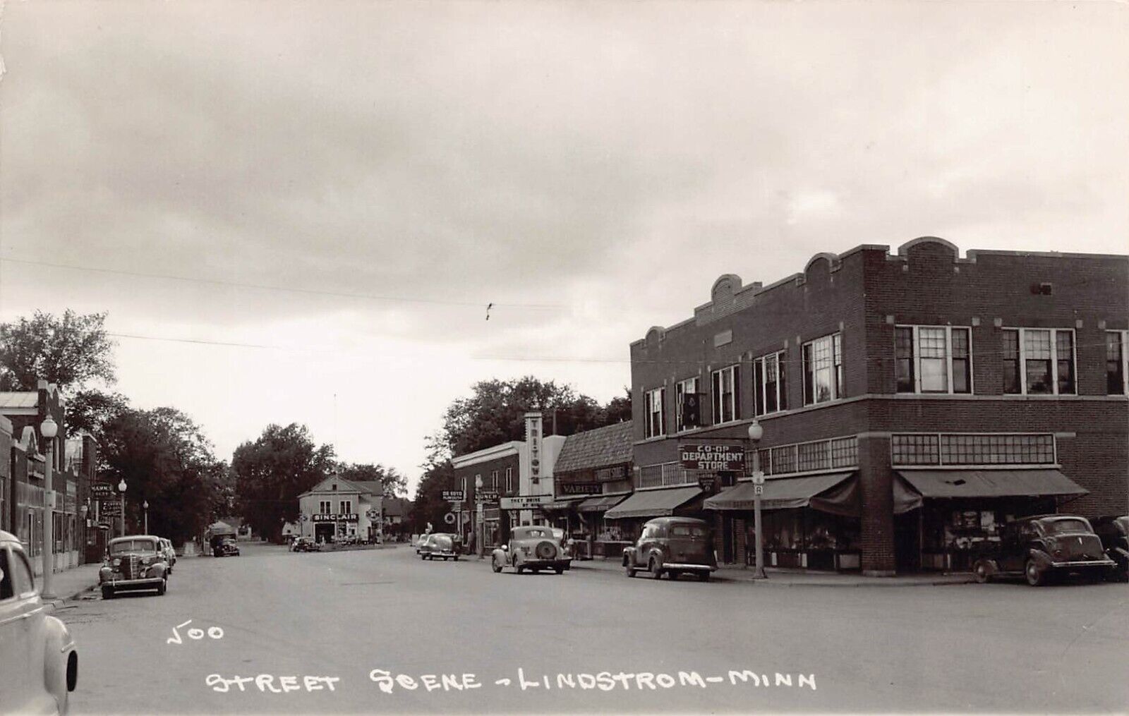 RPPC Lindstrom MN Minnesota Sinclair Oil Gas Station Photo Postcard D50