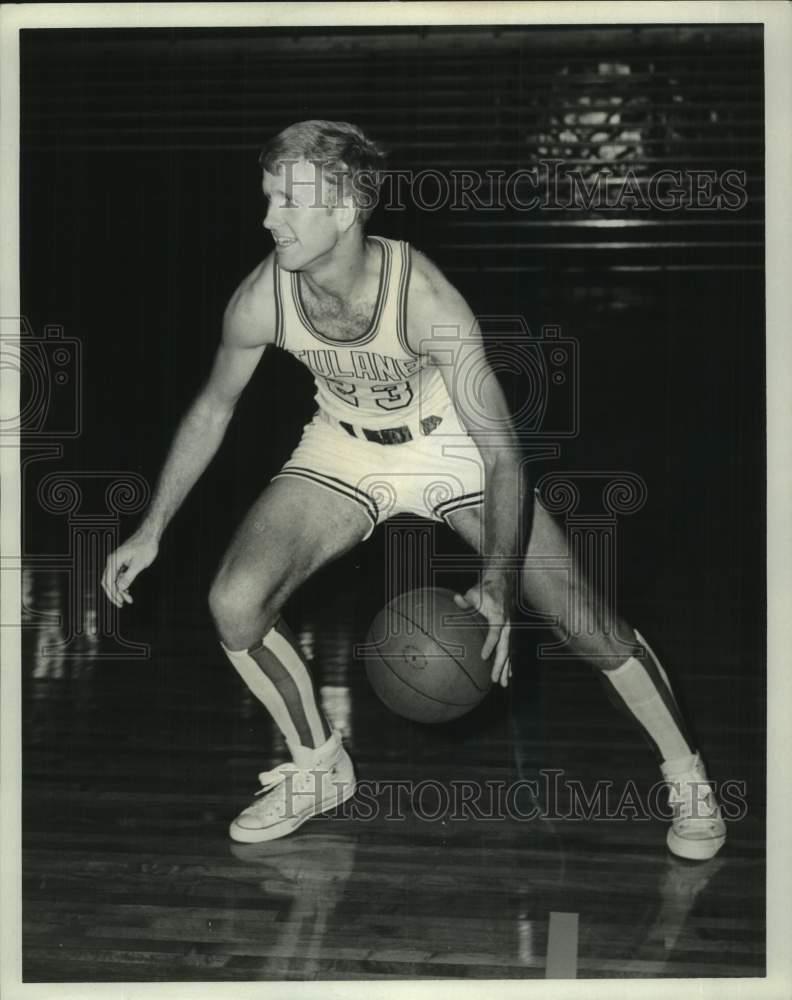 1969 Press Photo Tulane basketball player Joel Miller dribbles the ball
