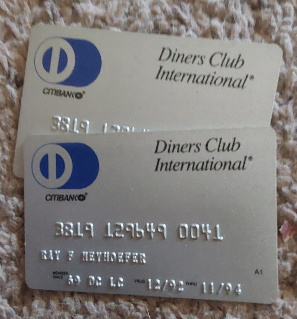 2 VINTAGE DINERS CLUB CREDIT CARDS - USED - EXPIRED - NO VALUE