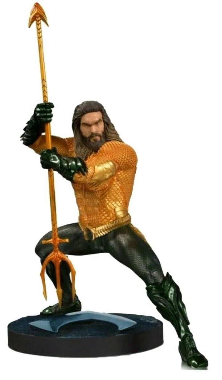 DC Universe AQUAMAN Limited to 5000 pieces. numbered. Statue 10.5\