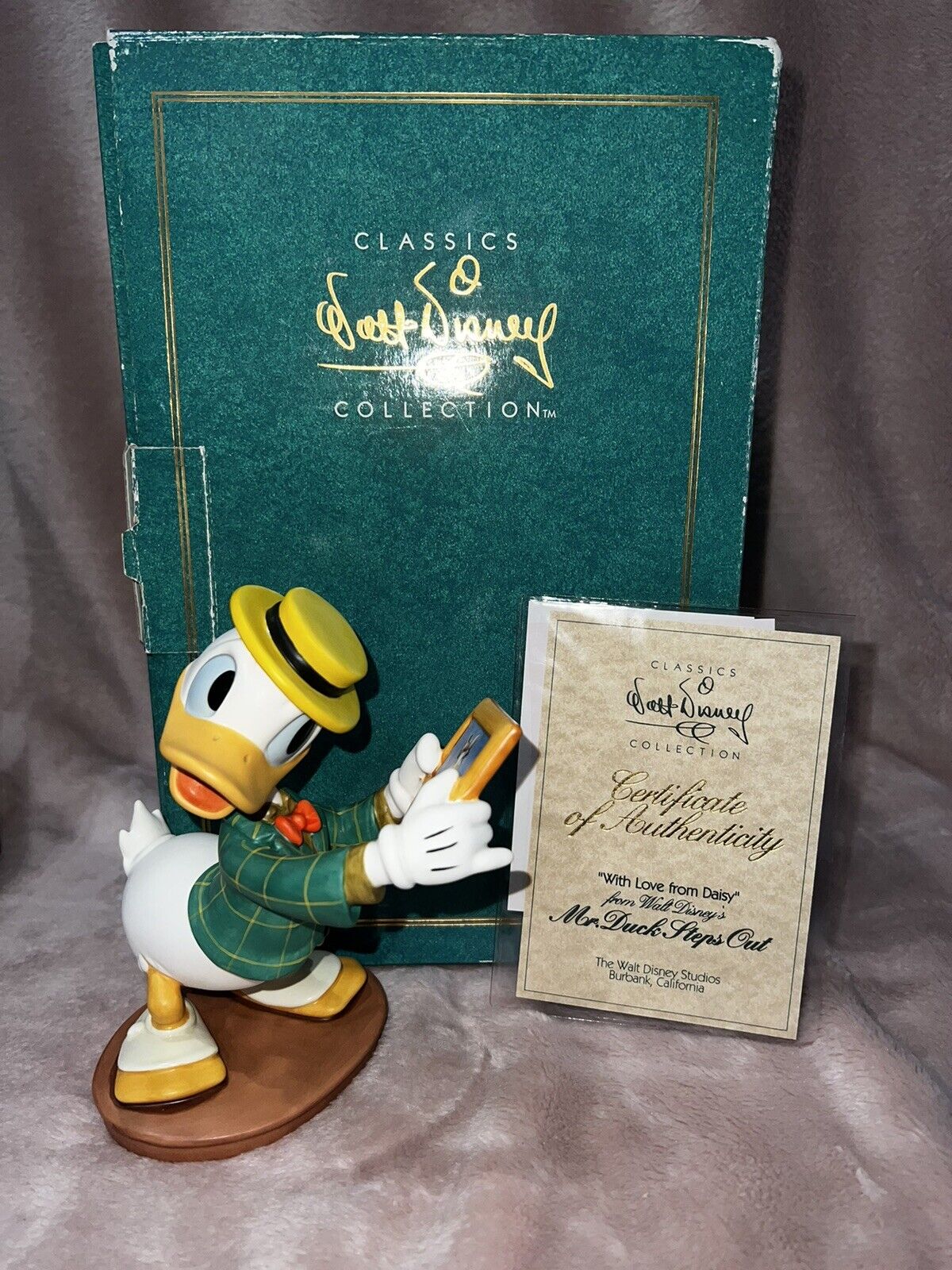 WDCC Donald Mr. Duck Steps Out With Love from Daisy Mint in Box with COA