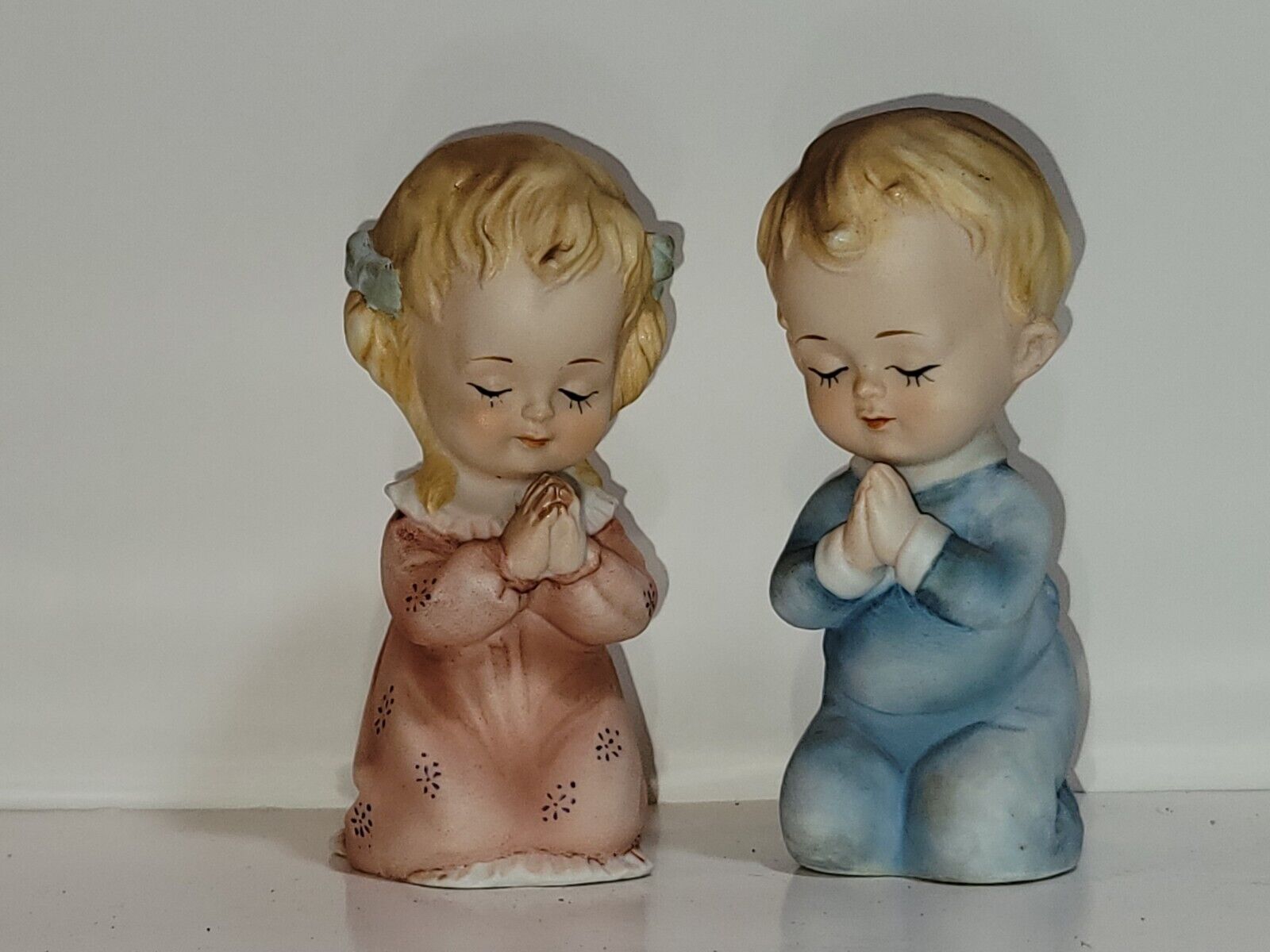 Lefton Japan Set of Praying Children Boy & Girl Pink & Blue Figurines VTG MCM 
