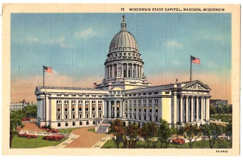 Postcard Wisconsin State Capitol Madison Wisconsin