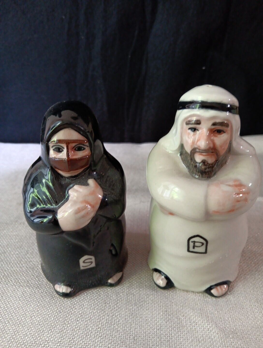 Al Jaber  ARAB MAN & WOMAN SALT PEPPER SHAKER SET BURKA NIQAB
