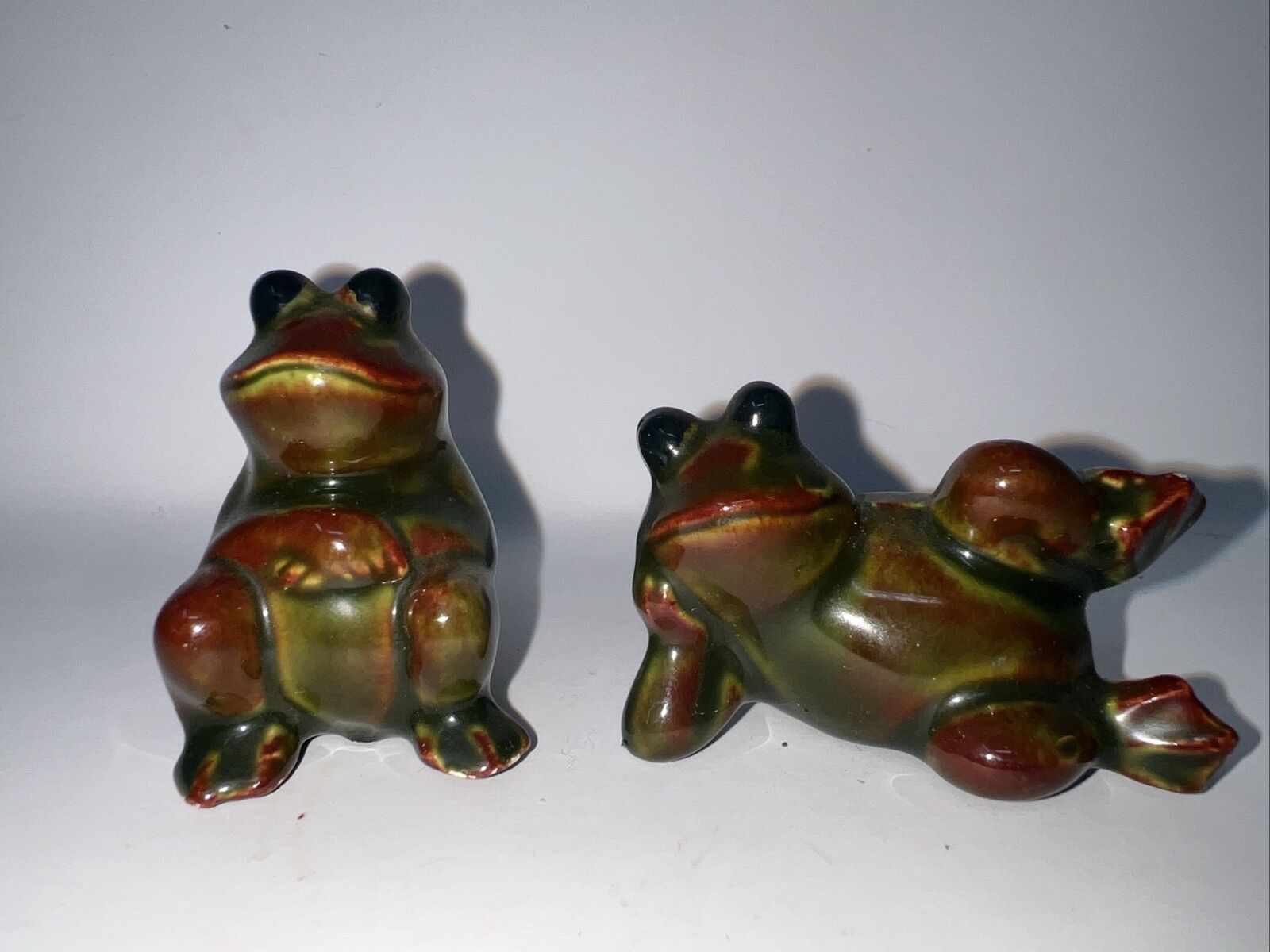 Two Laid-back Frogs For frog collectors Great condition very cute