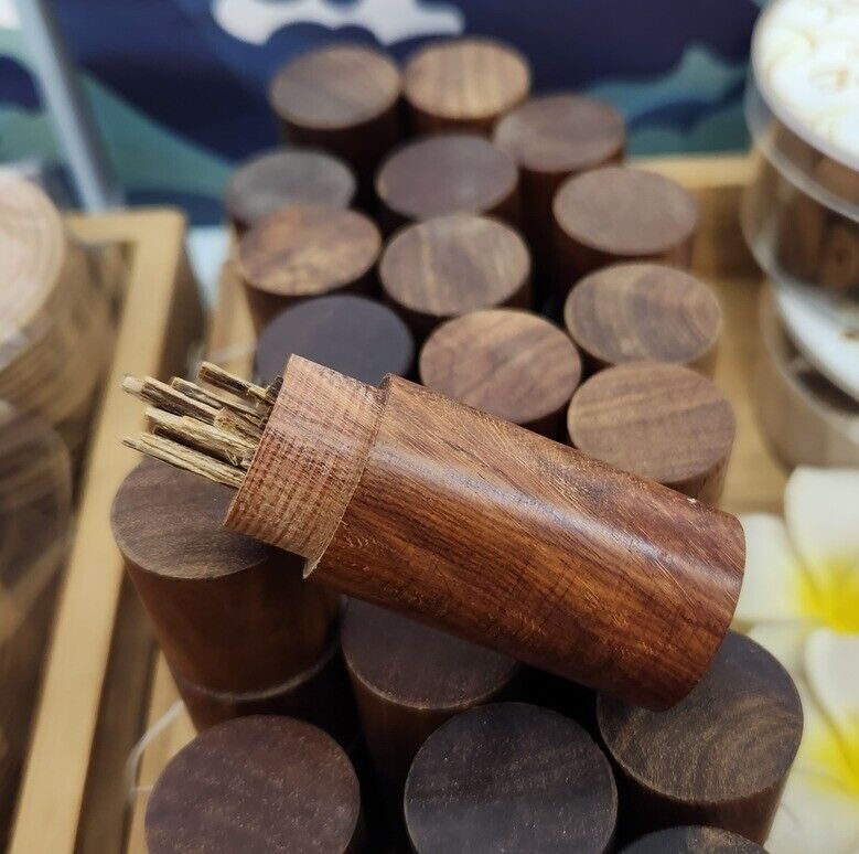 Small stick agarwood for reducing Cigarette odor when smoke - 2gr - 4 cm length.
