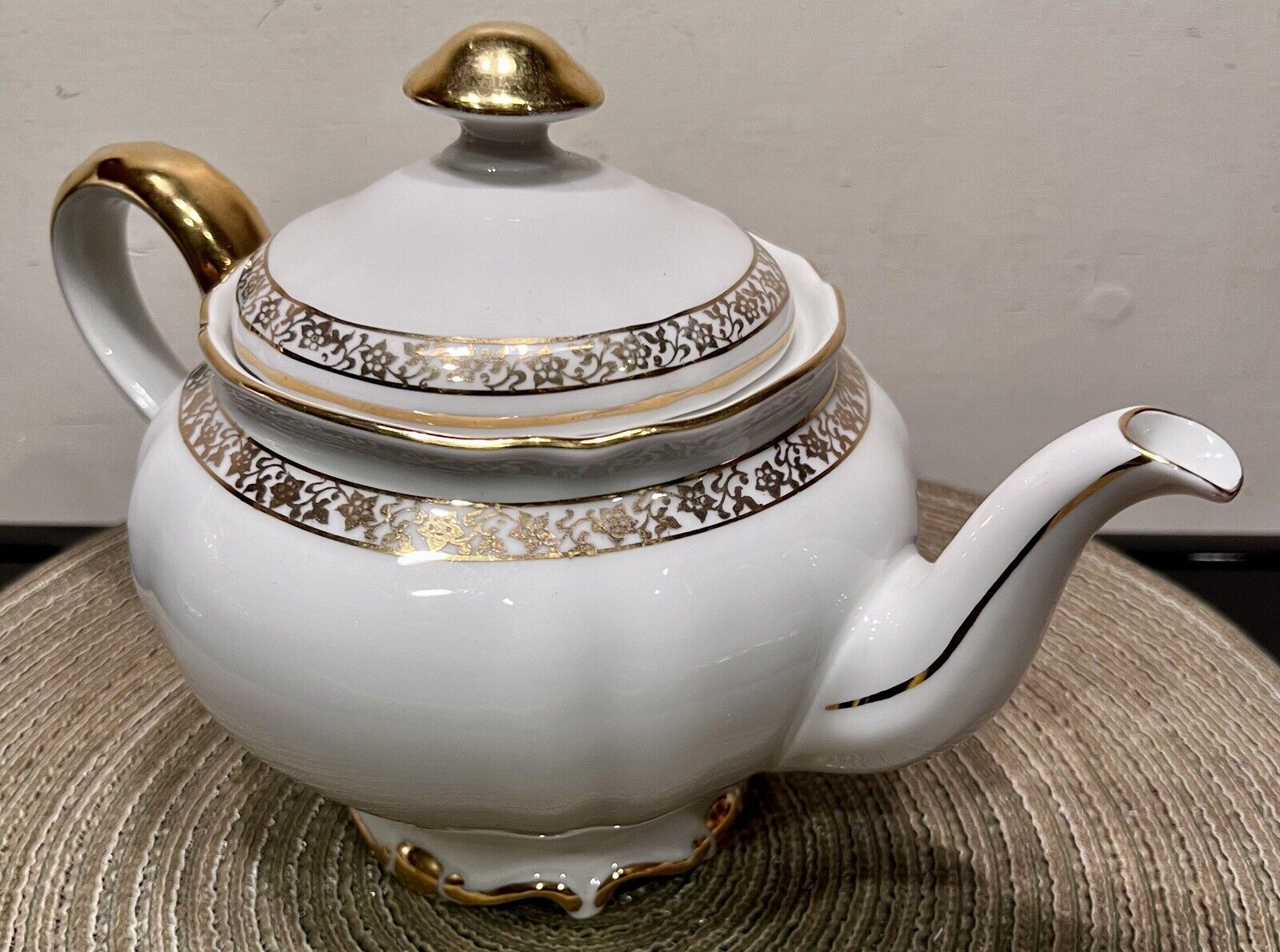 Vintage Hutschenreuther Selb Teapot White Gold Leaf Design US ZONE GERMAN ZONE
