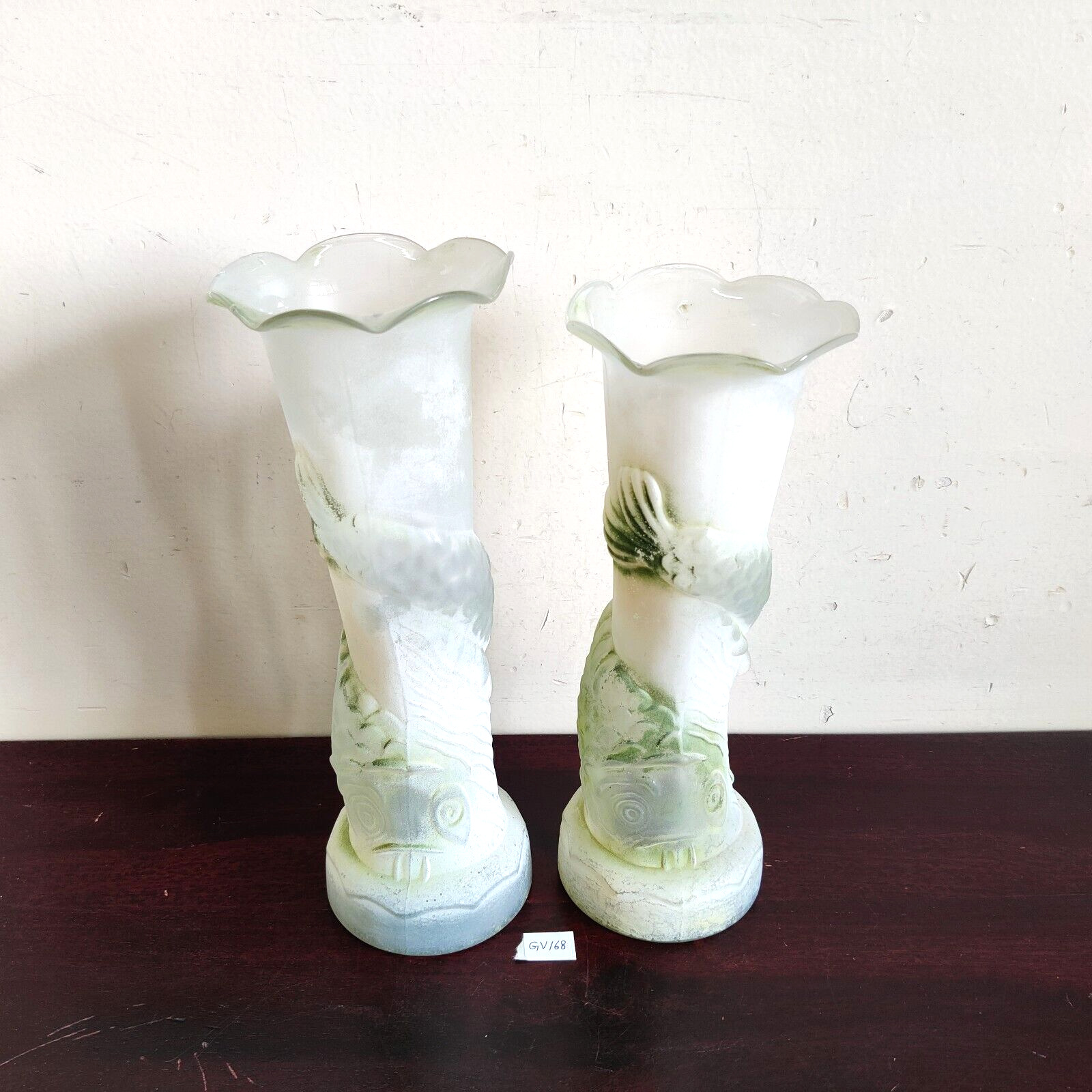 1930s Vintage Unique Fish Design White Green Flower Vase Pair Decorative GV168