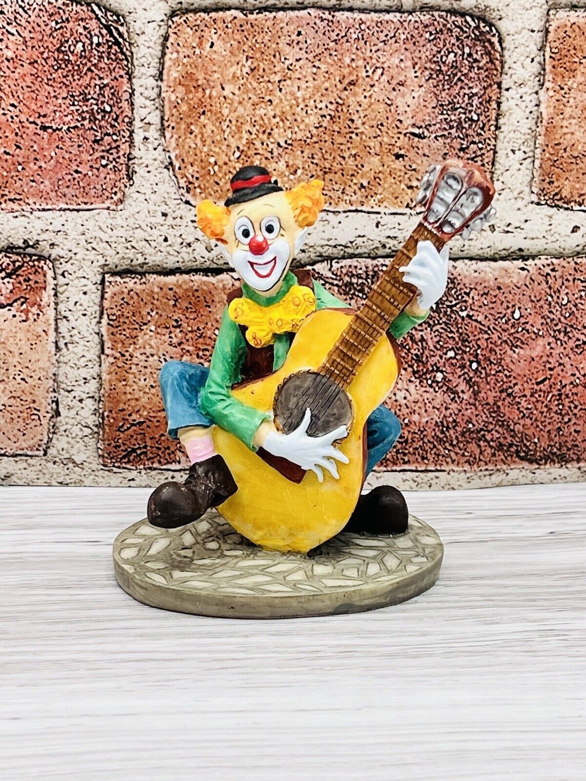 Clown Stone Avenue Figurine Collectors Paradise Circus Hobo Playing Guitar