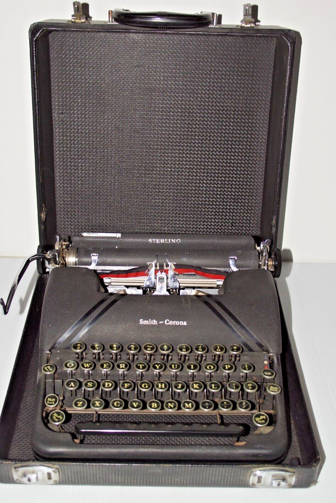Vintage 1946 Smith Corona Sterling Typewriter  w/ Case  MINT