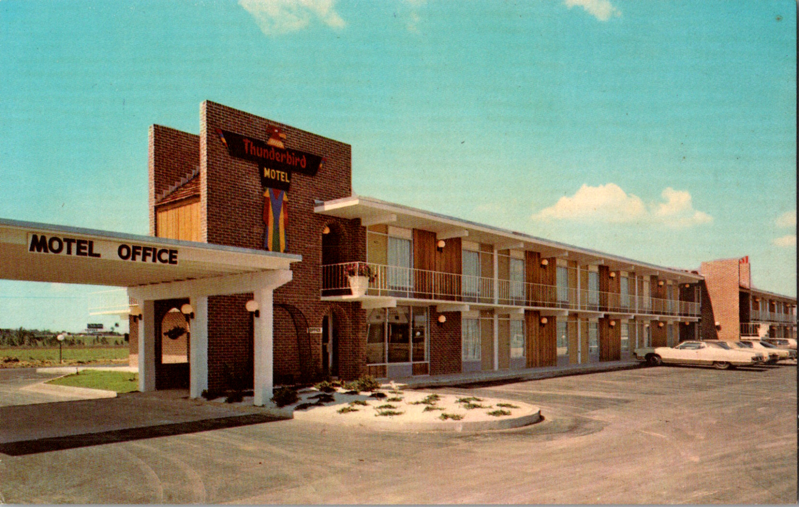 Vintage C. 1960\'s Thunderbird Motel US I-75 & 2nd St. Tifton Georgia GA Postcard