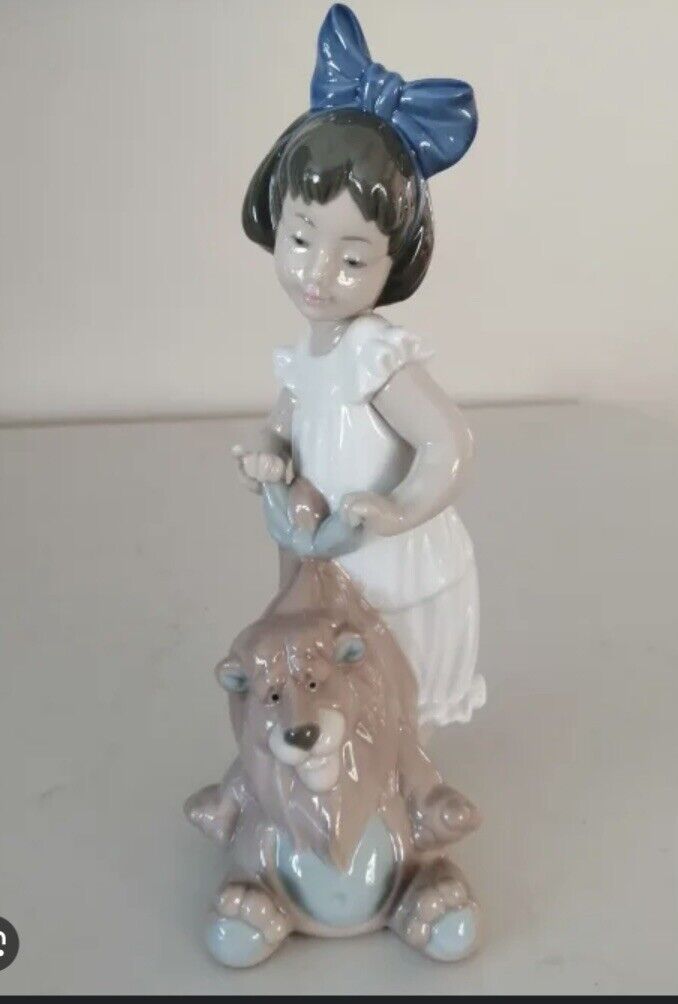Retired NAO By Lladro Girl With Toy Lion Figurine 1287 My Lovely Lion