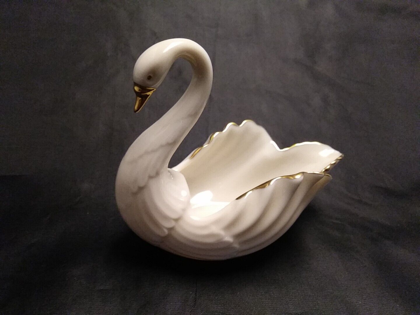 Lenox Swan Porcelain 24 Karat Gold Trim