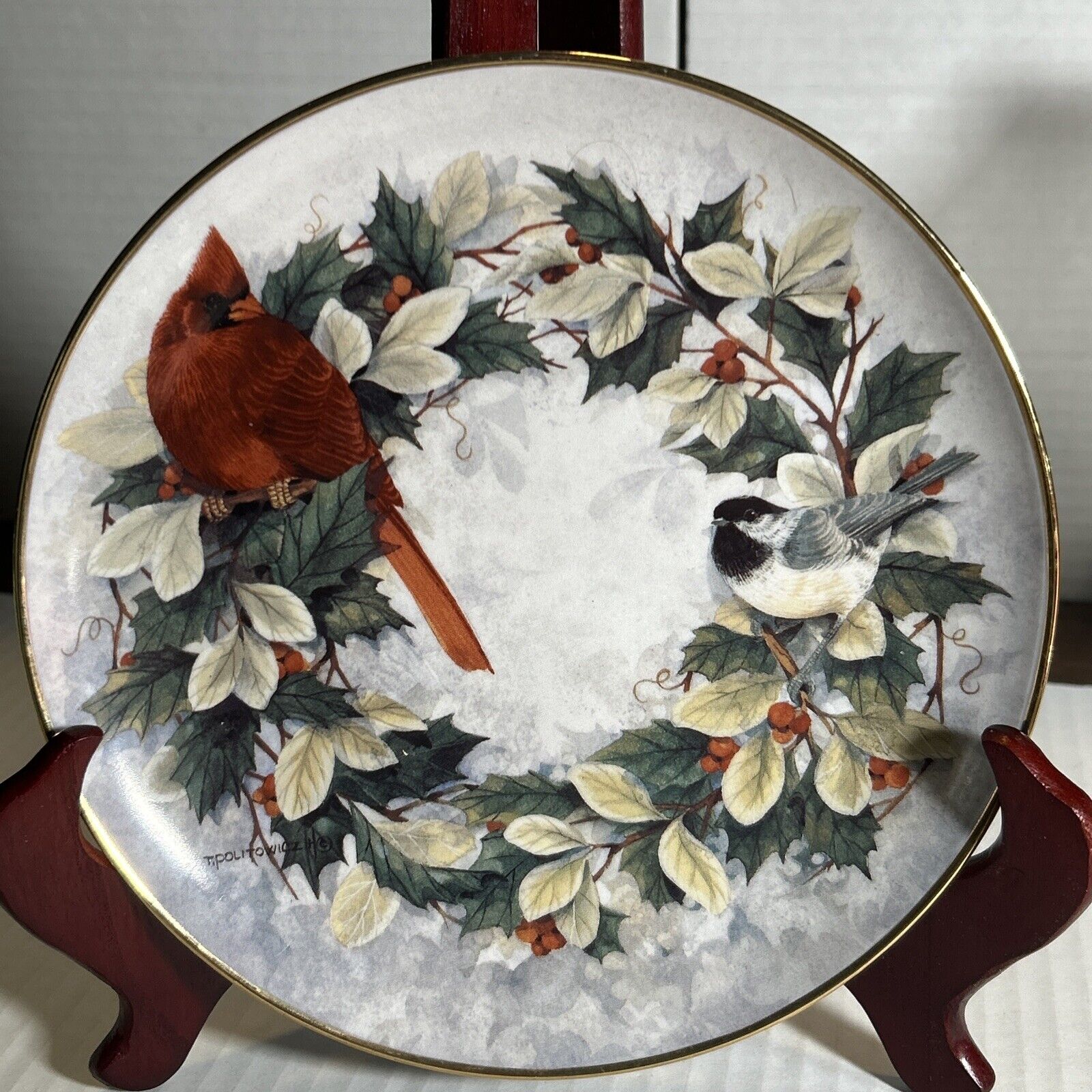 The Franklin Mint Heirloom “Cardinals in the Holly” Plate THERESA POLITOWICZ