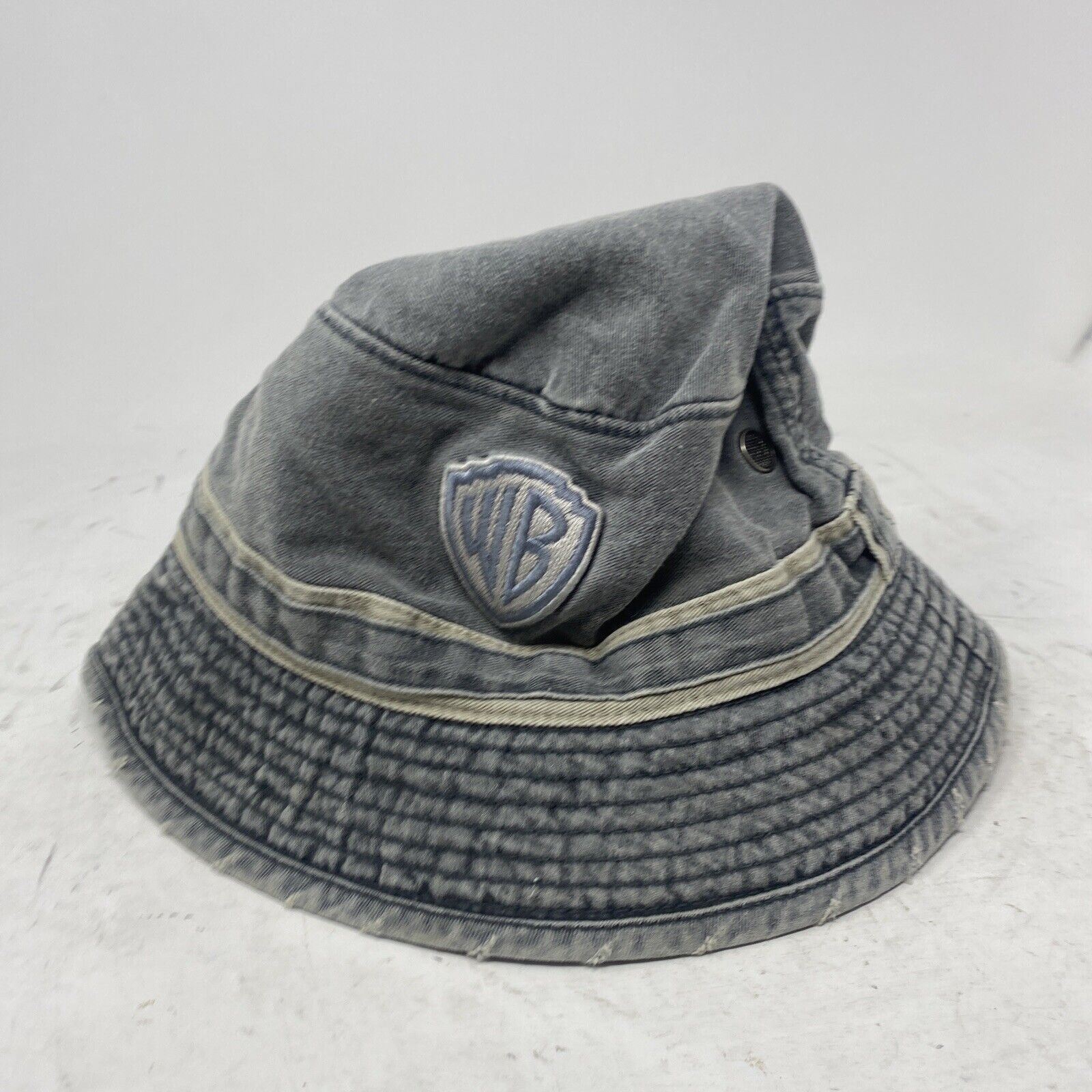 Vintage Warner Bros. 2000 bucket hat studio store
