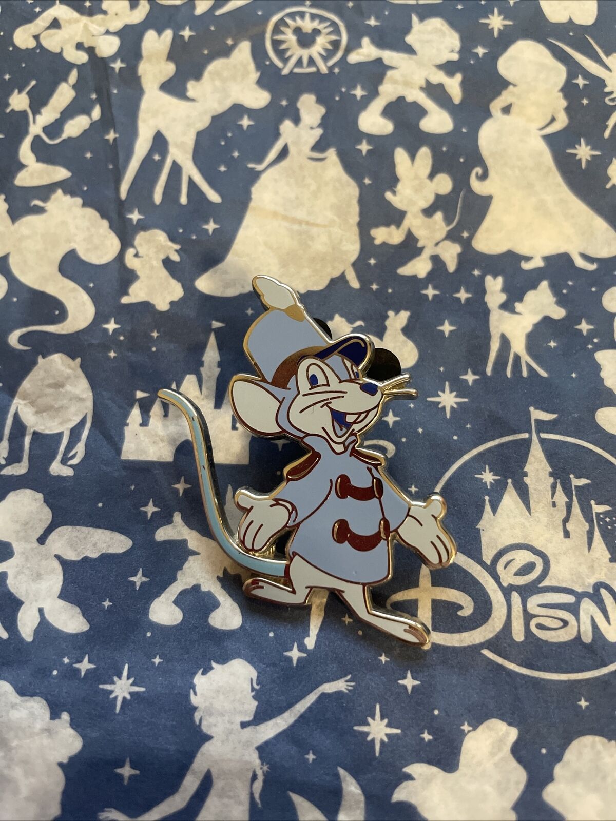 Disney Dumbo Wisdom Limited Release Timothy Mouse pin