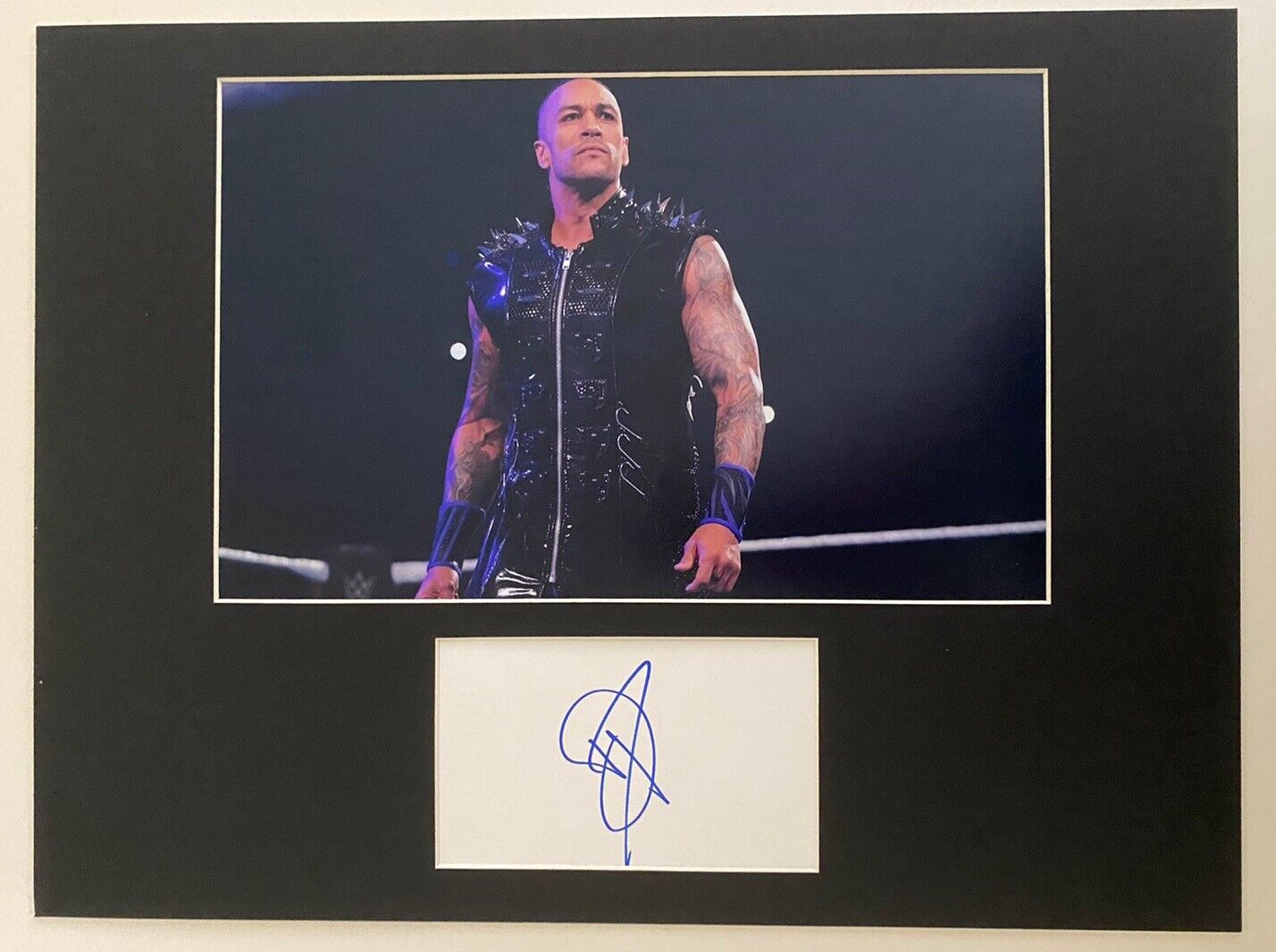 Damian Priest  **HAND SIGNED**  16x12 mounted display ~ AUTOGRAPHED ~ WWE