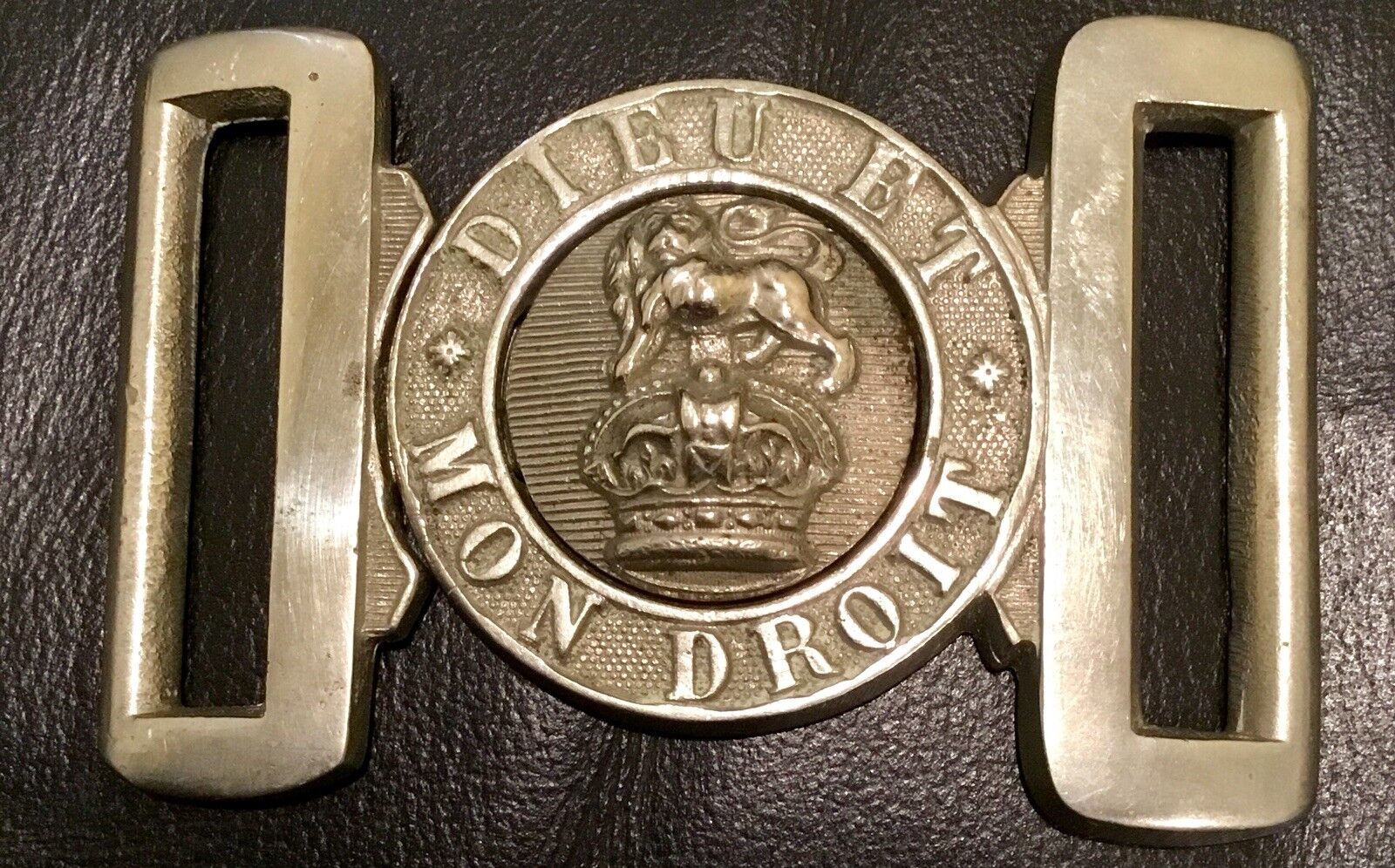 WW1 (Known & Identified) British Army Veterans Brass Belt Buckle, Kings Crown
