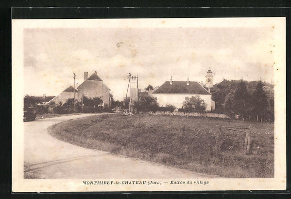 CPA Montmirey-le-Chateau, Entree du Village 