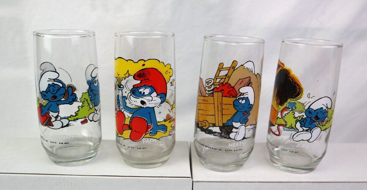 Vintage 80s Smurf Drinking Glasses 1982 Peyo Wallace Berrie Co. Lot of 4
