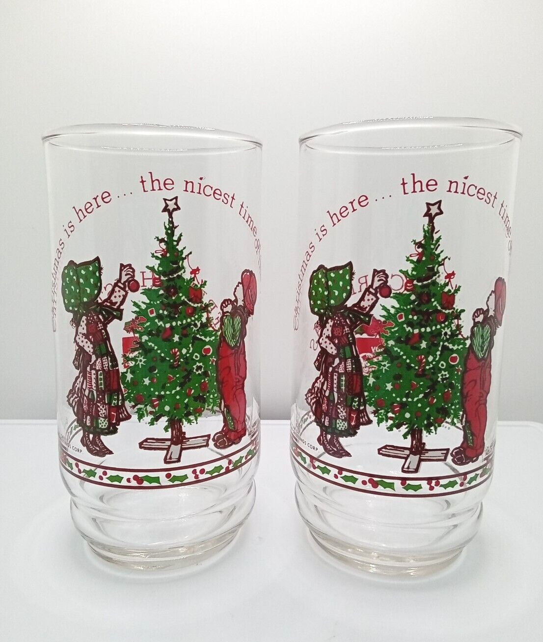 2 Vtg Holly Hobbie Merry Christmas 1977  Drinking Glasses Limited Edit. 16 floz
