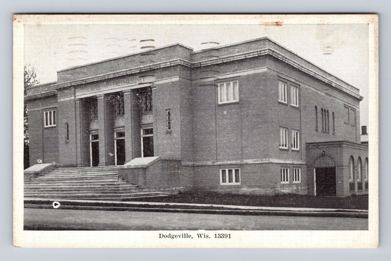 Dodgeville WI-Wisconsin, View Of Building, Antique, Vintage c1948 Postcard