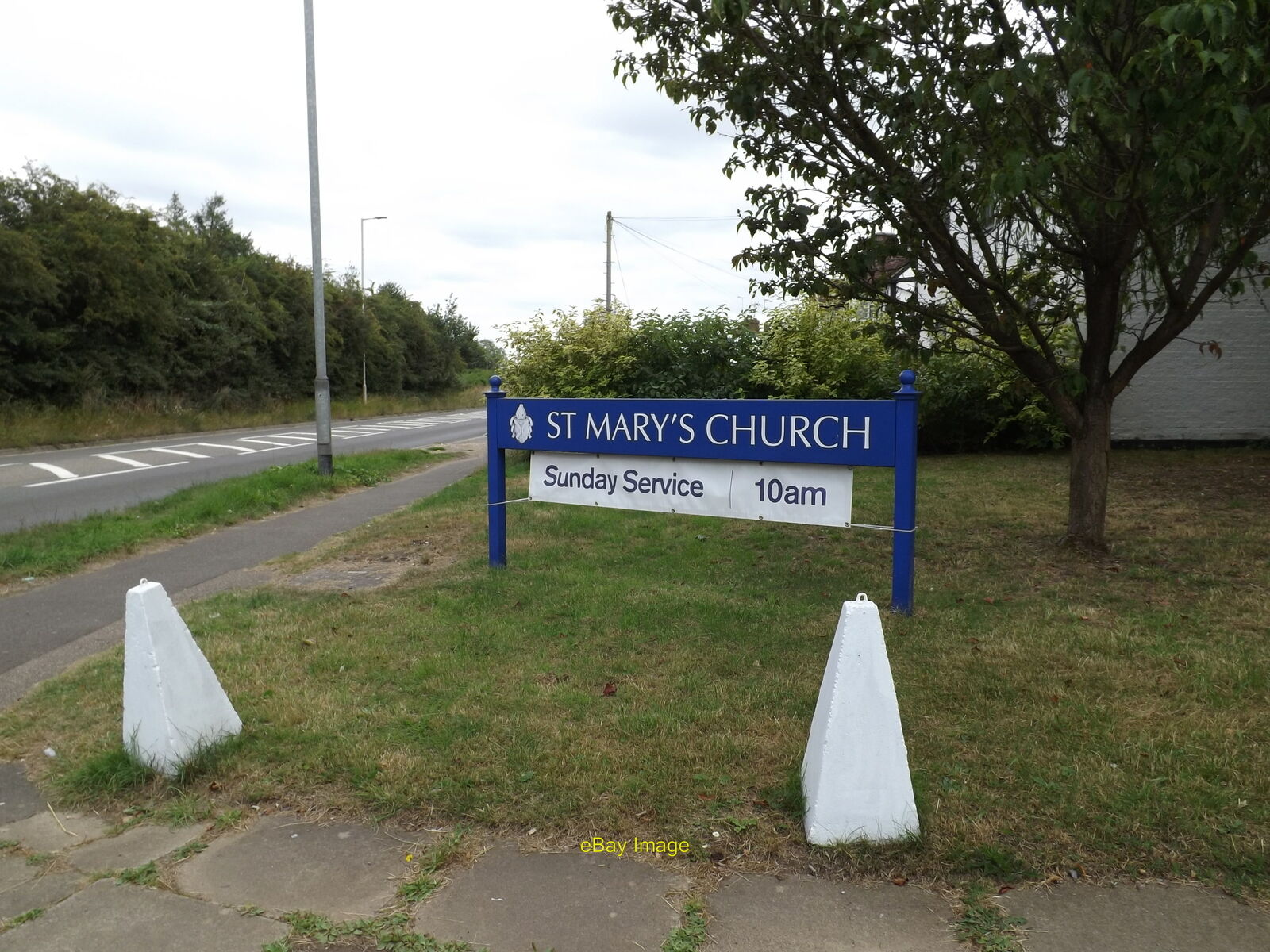 Photo 12x8 St.Mary\'s Church sign Off the A1081 Luton Road c2015