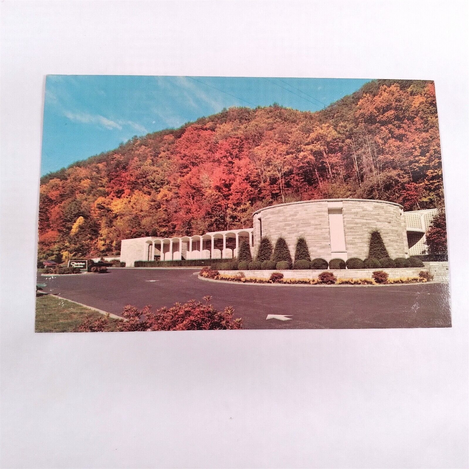 Christus Gardens -Smokies Houses- Gatlinburg Tennessee Postcard c1975-83
