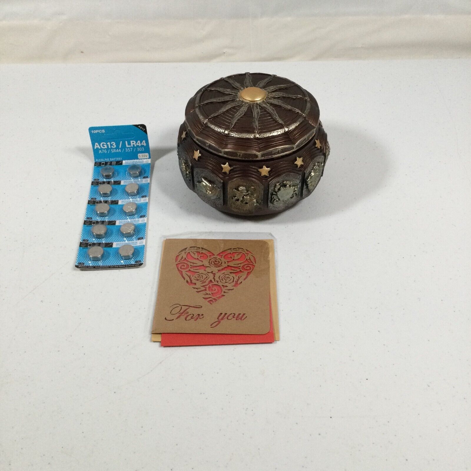 Sankyo Gold Brown 12 Constellations Round Music Box With Batteries 10Pcs Used