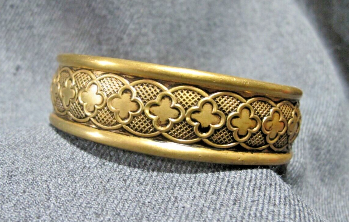 Vintage decorated flowers black accents goldtone metal hinged bracelet