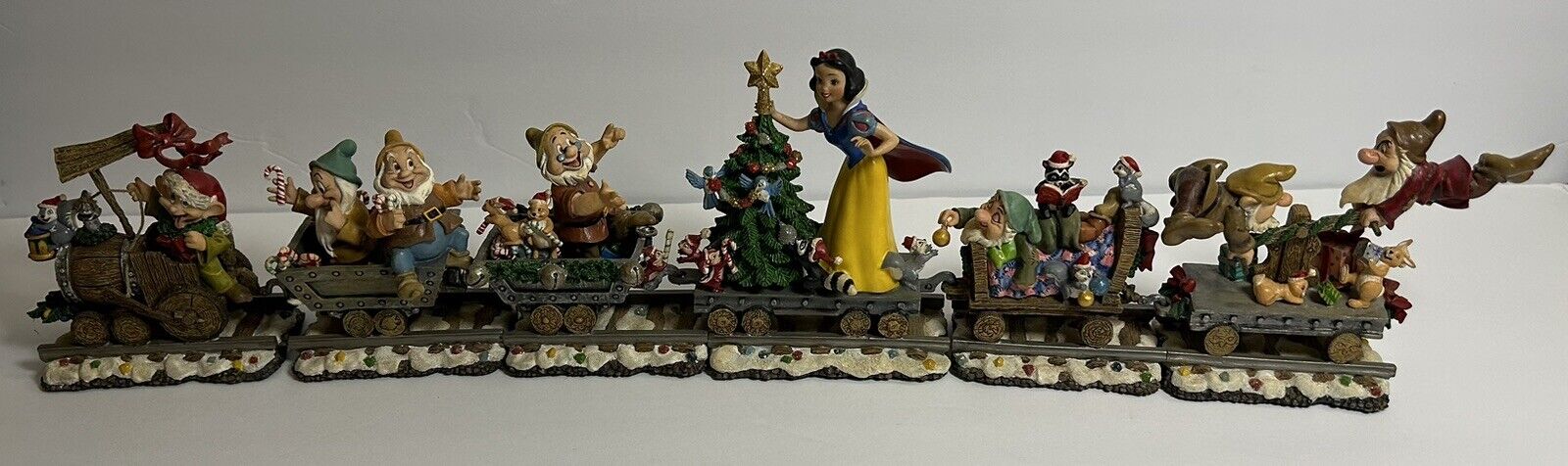 The Danbury Mint - Walt Disney’s Snow White and the Seven Dwarfs Christmas Train