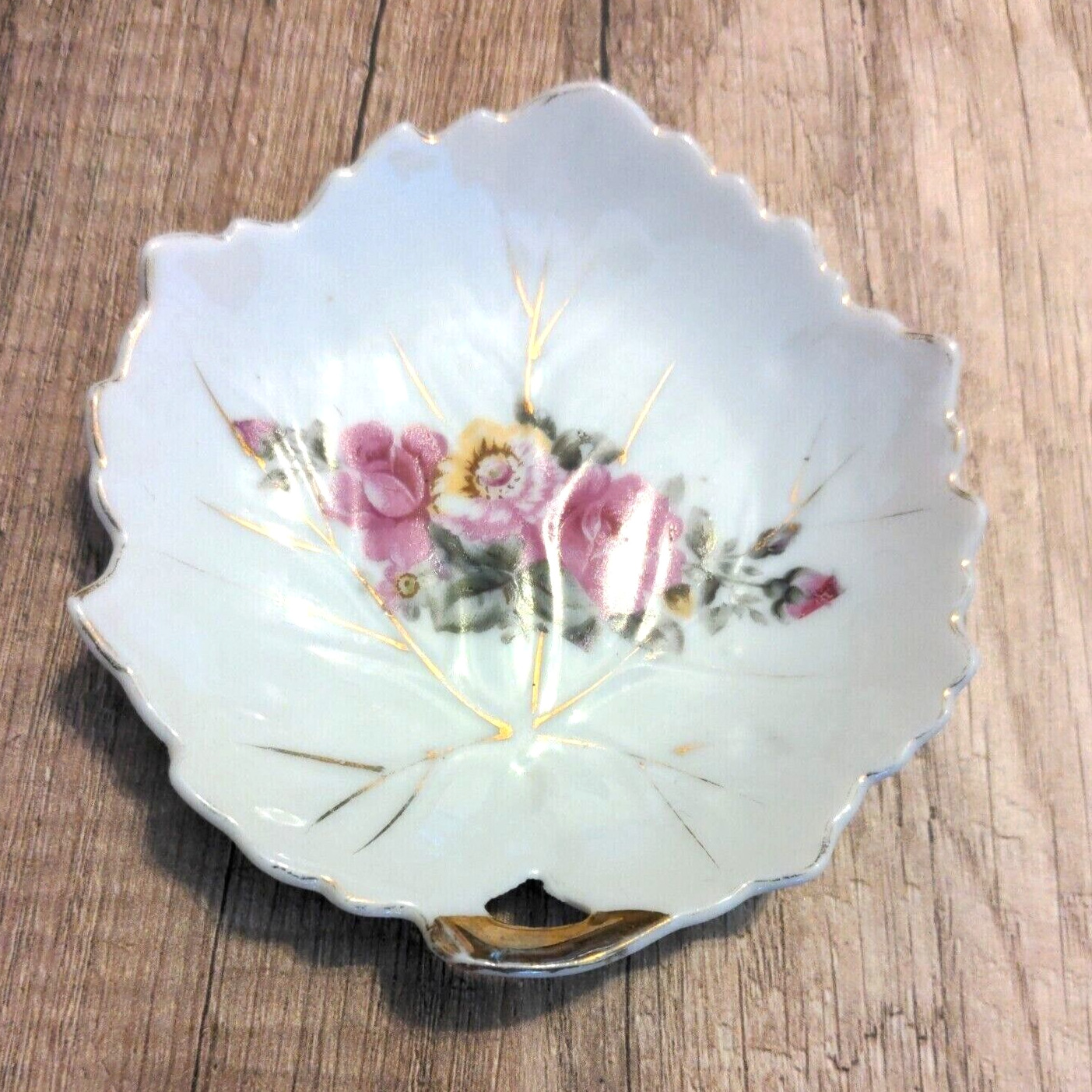 Vintage Roses Trinket Dish Leaf Shaped Gold Rim Japan Victorian Porcelain 4\