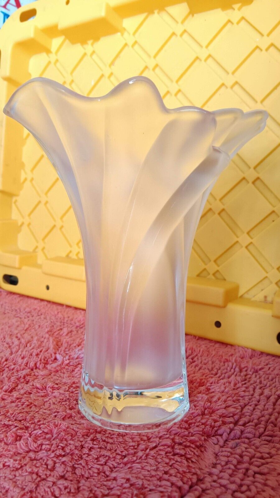 Vtg Fan Top Frosted Glass/Crystal Vase Weighted Bottom 