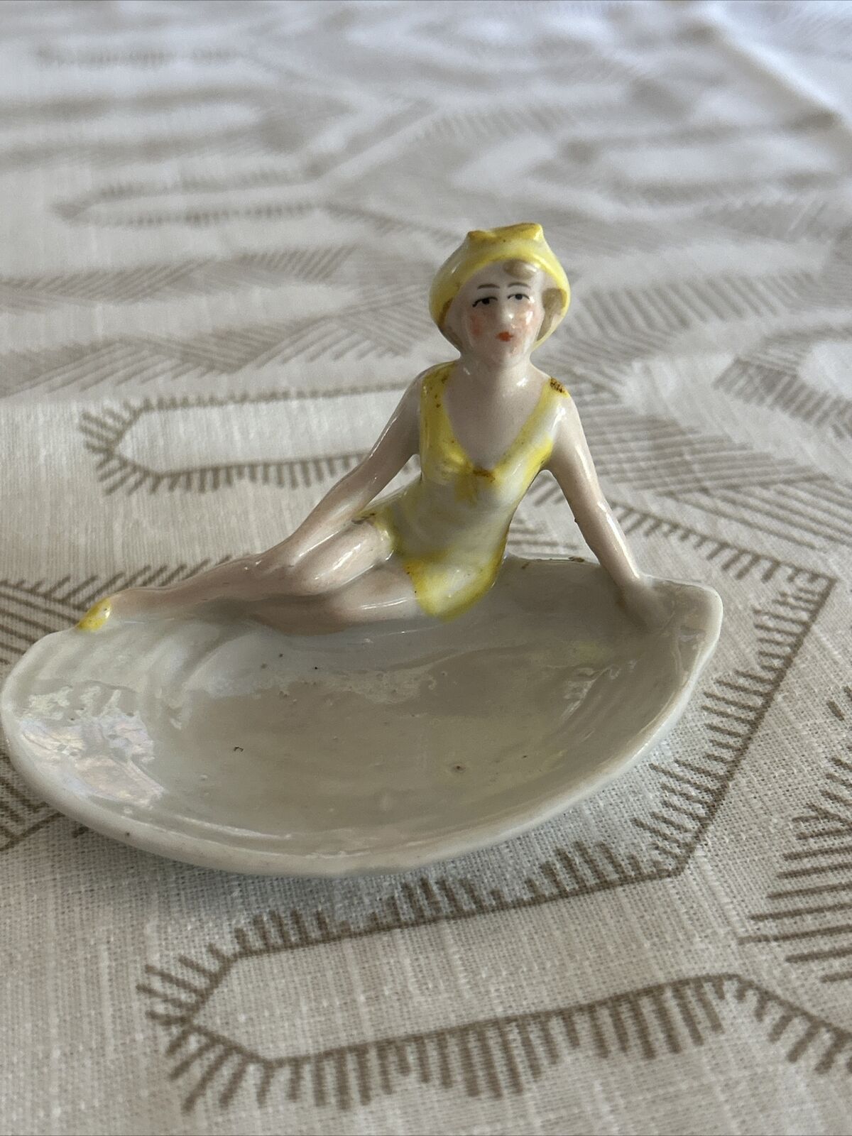 Vtg Antique FLAPPER BATHING BEAUTY Luster Oyster Shell Pin Dish Germany #4097