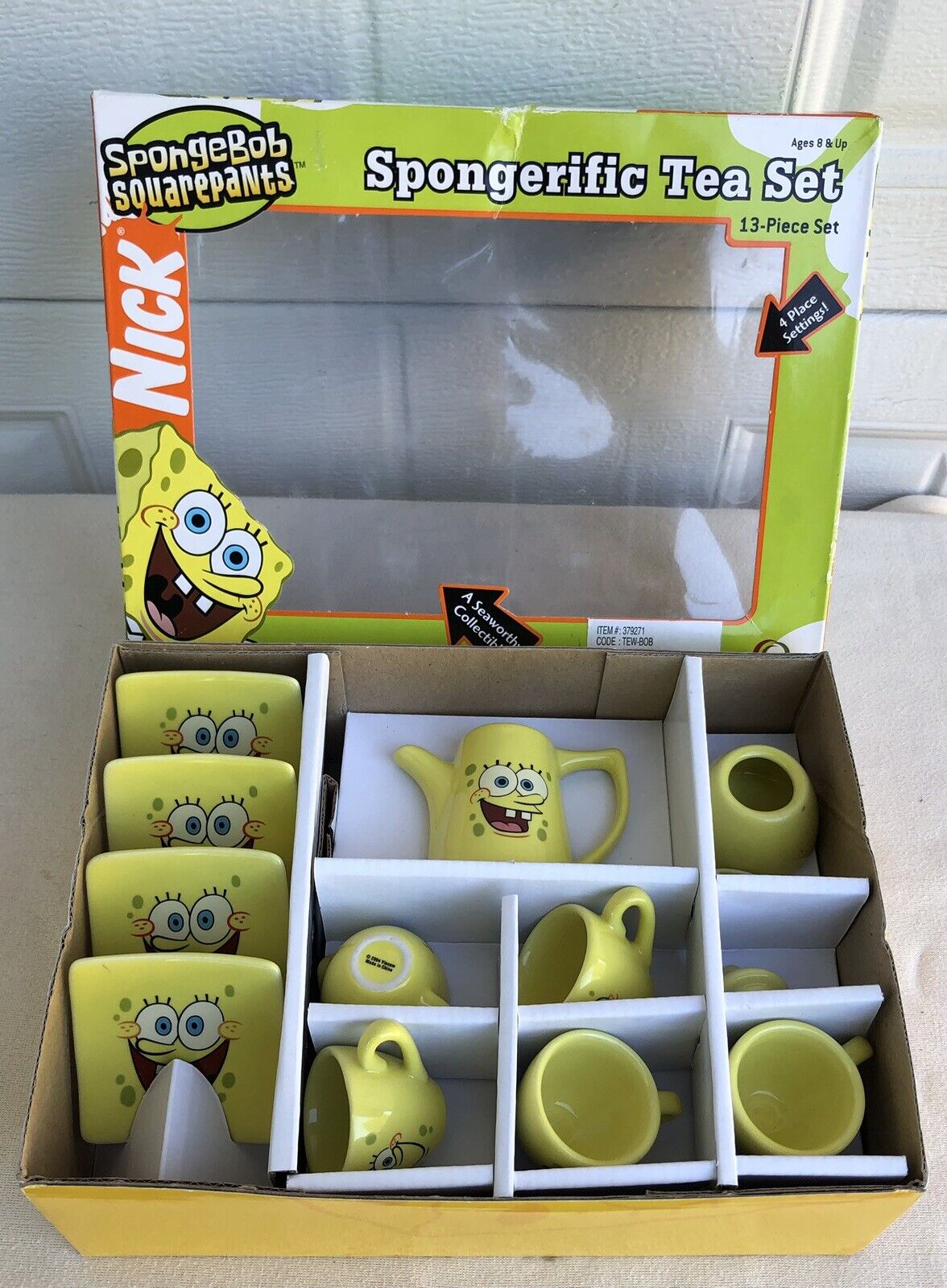 SpongeBob Square Pants Tea Set 2005 New In Box 13 Pieces