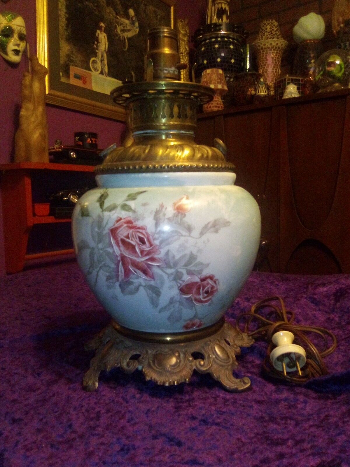 ANTIQUE VICTORIAN AL & B BRASS BLUE ELECTRIFIED OIL LAMP HAND PAINTED ROSES 