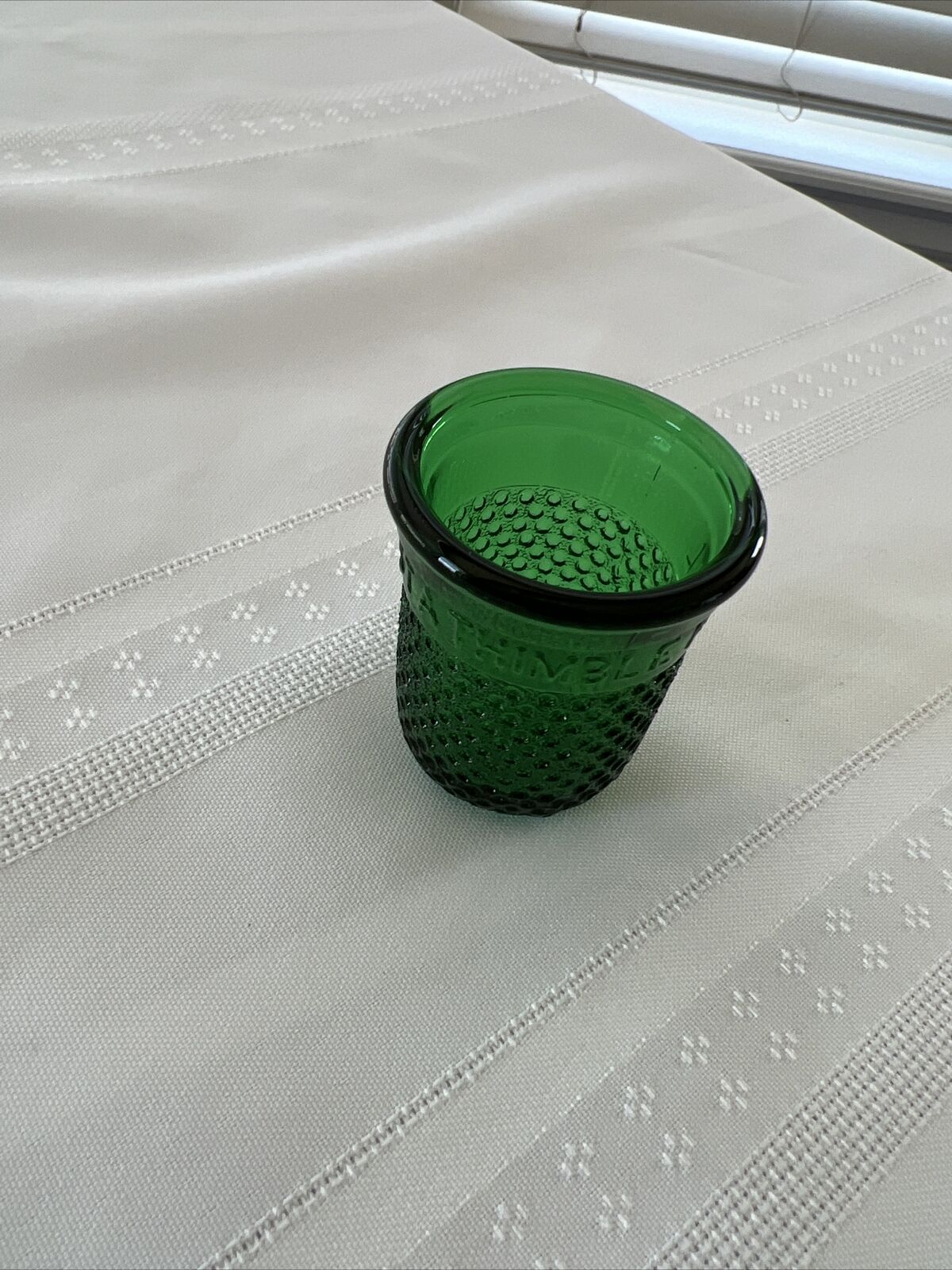 ANTIQUE VINTAGE GREEN SHOTGLASS “JUST A THIMBLE FULL” SEWING COLLECTABLE