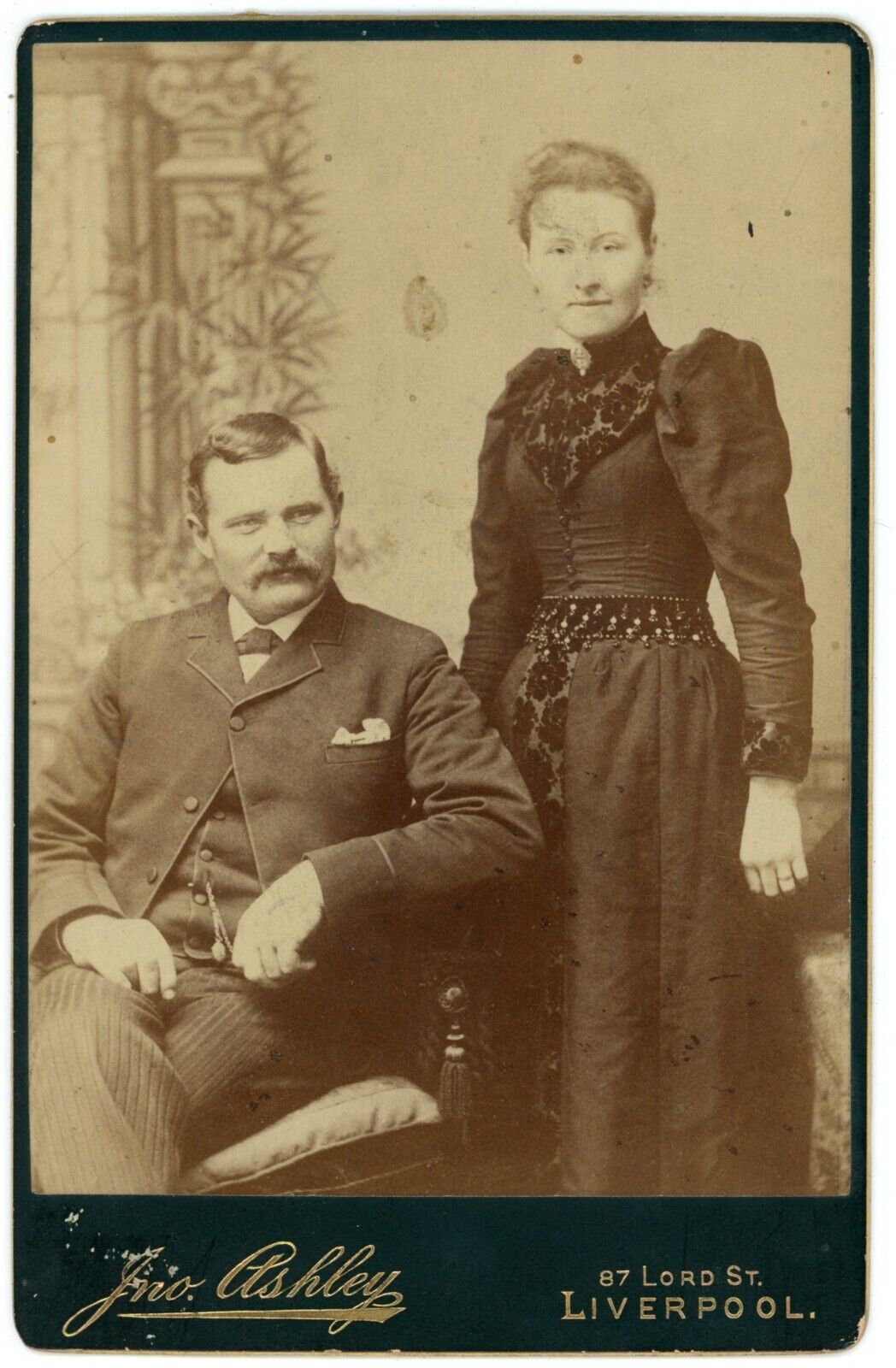 CIRCA 1880\'S CABINET CARD Power Couple In Studio Ashley Liverpool, England UK