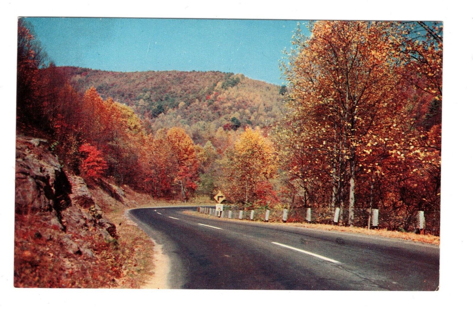 Approaching Skyline Drive on US HWY 211, Sperryville Virginia, Vintage Post Card
