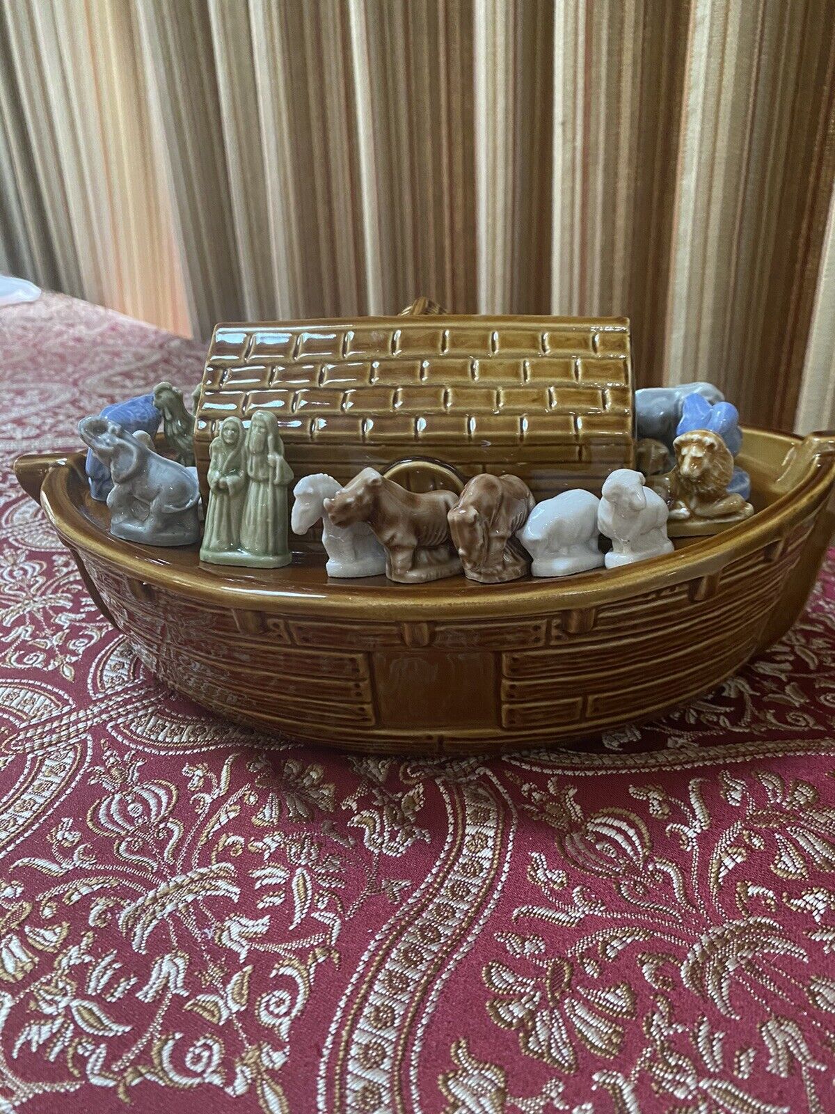 Vintage WADE England Ark With 14 Animals, One Noah & wife Ceramic Figure bible 