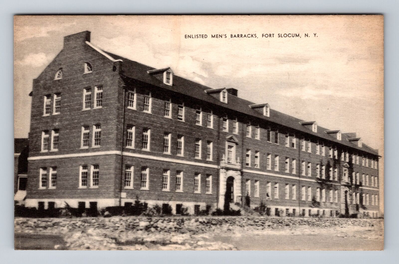 Ft Slocum NY-New York, Panoramic Enlisted Men\'s Barracks, Vintage Postcard