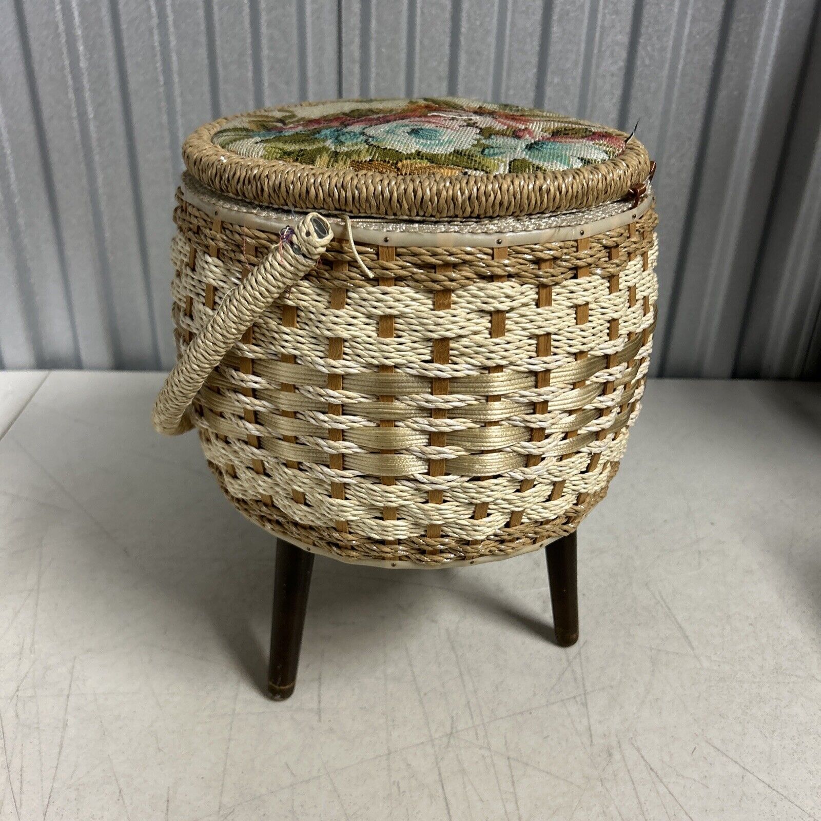 Vintage Wicker Picnic Basket Ottoman W/ Needle Point Decor Lid Floral Rare