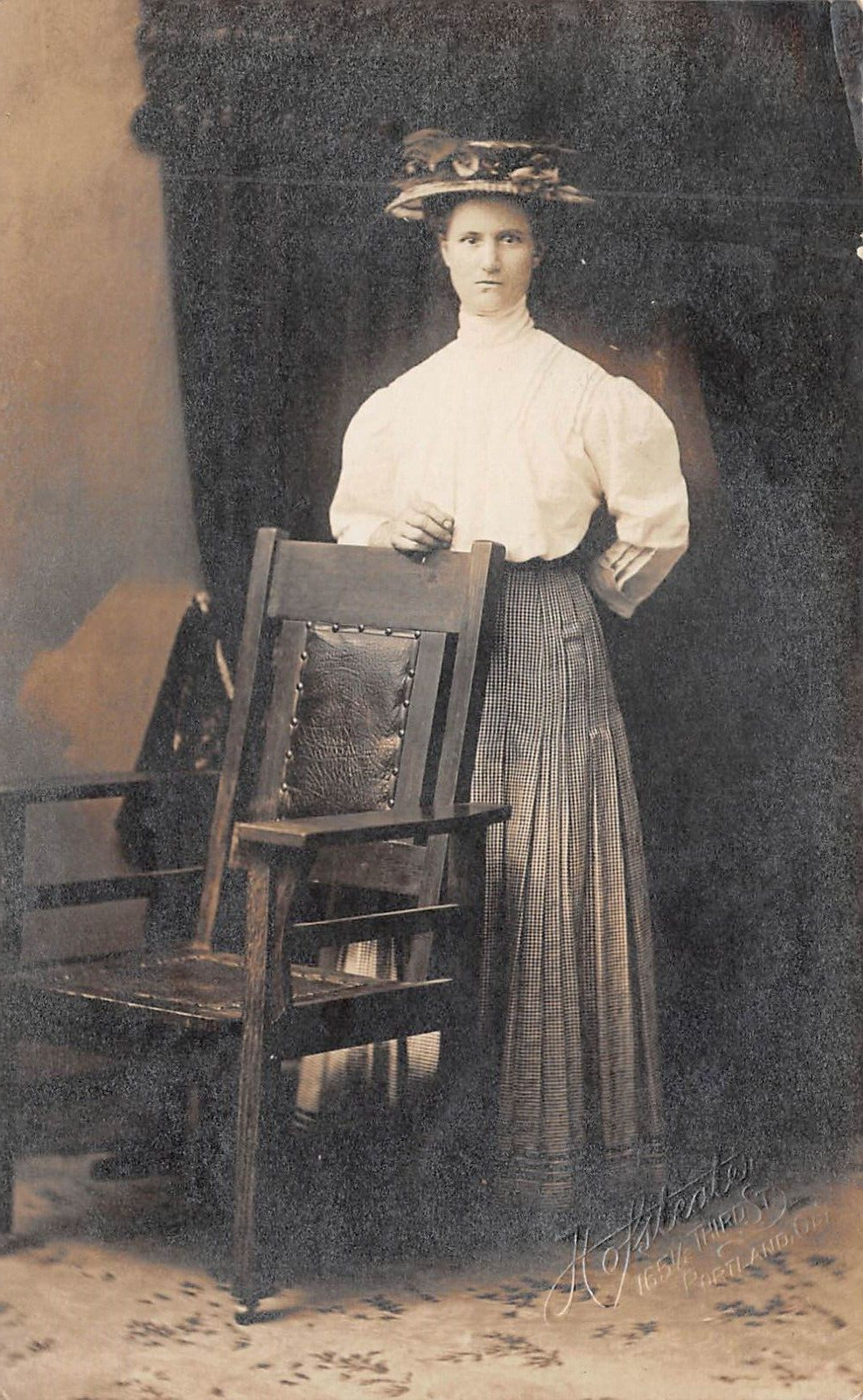 PORTLAND OREGON WOMAN IDENTIFIED AS MRS MARY BIVERT 1908 RPPC POSTCARD 7495