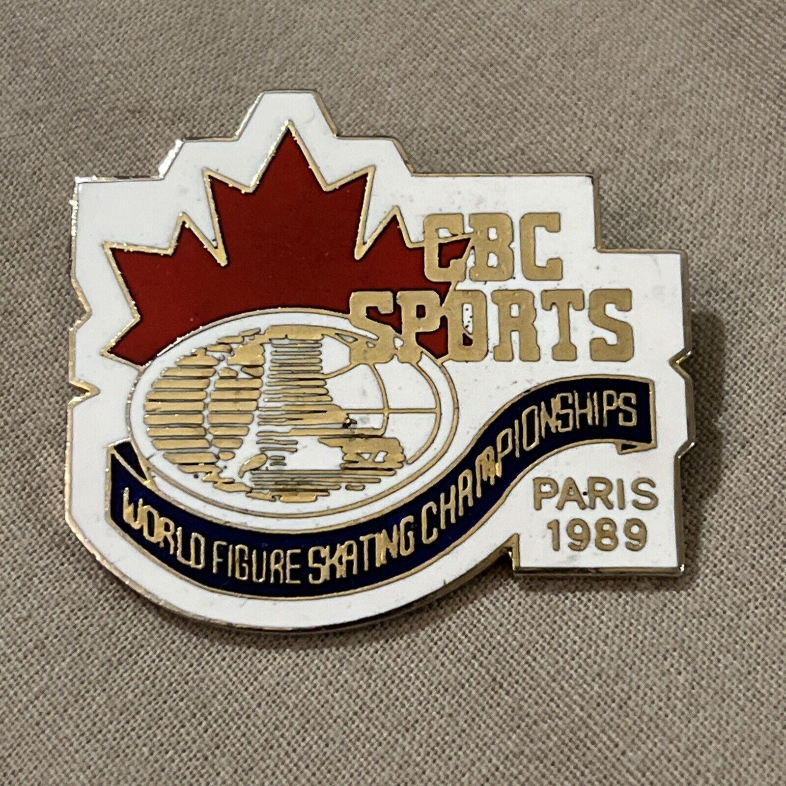 Rare 1989 CBC SPORTS World Championship Paris Pin\'s Pin\'s Pin