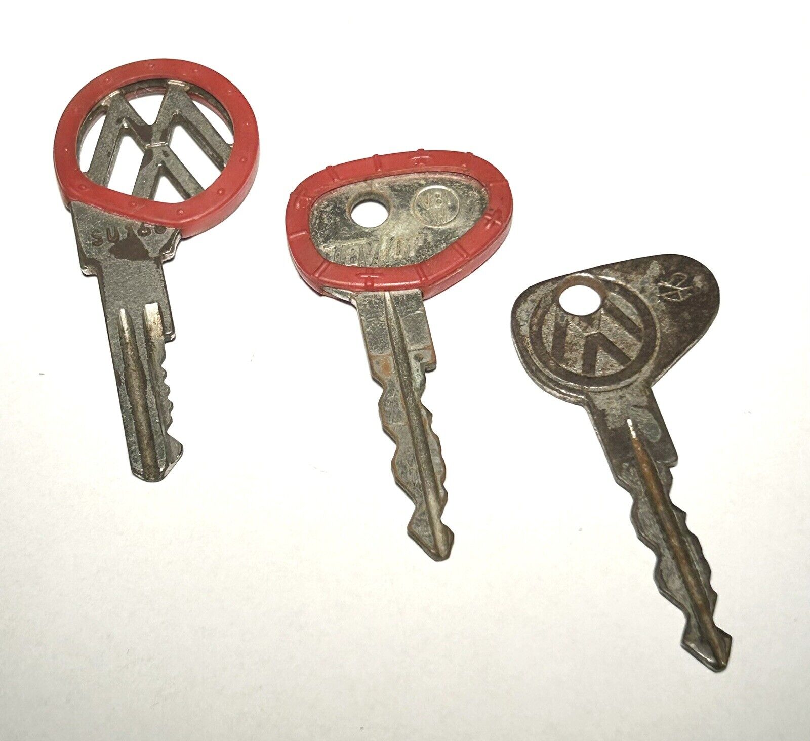 Vintage Volkswagen VW Automobile Keys (3)