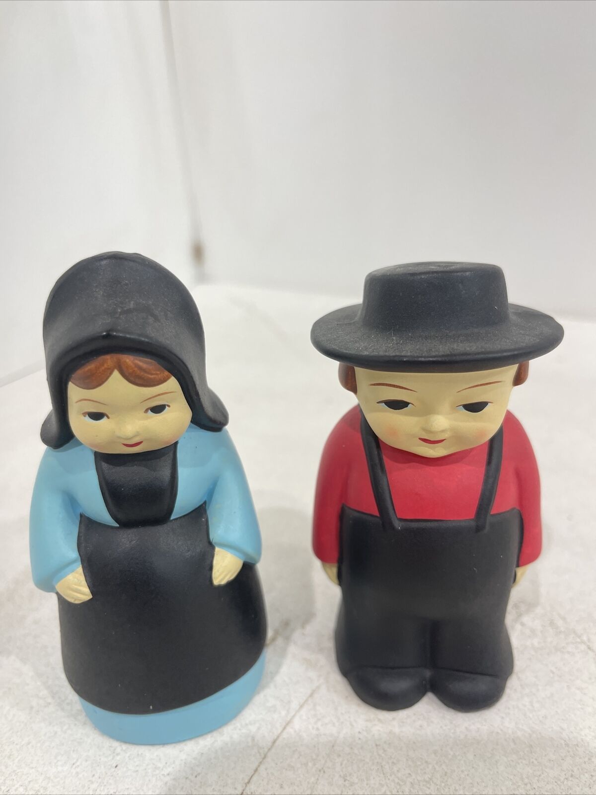 Vintage Amish /Mennonite Couple Salt & Pepper Shakers Made in Korea