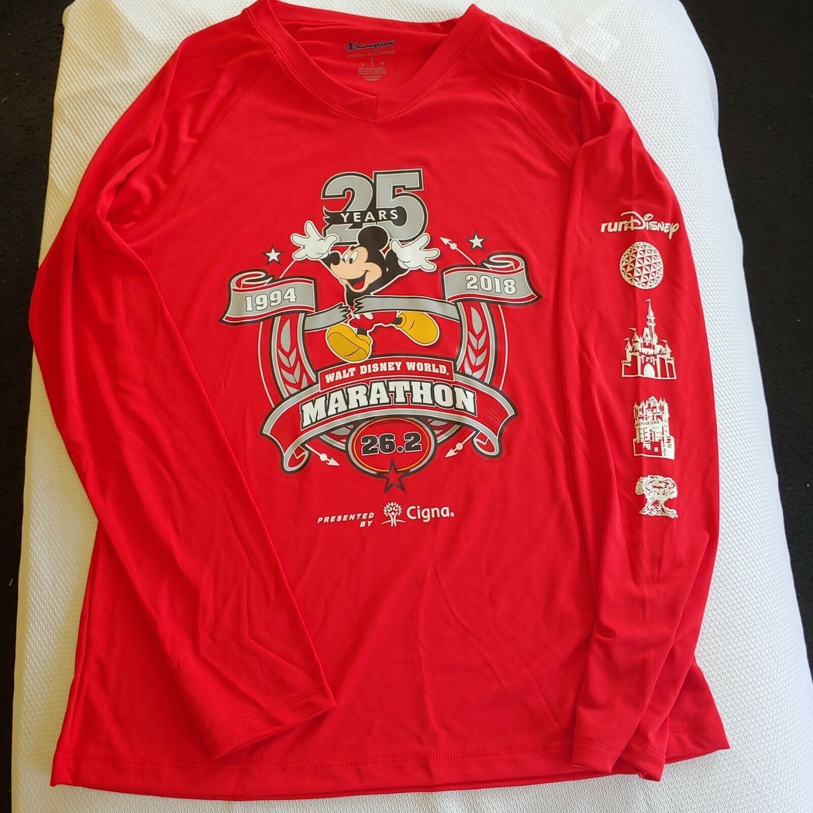 Walt Disney World 2018 Marathon Womens Tshirt Red Small Mickey Mouse Long Sleeve